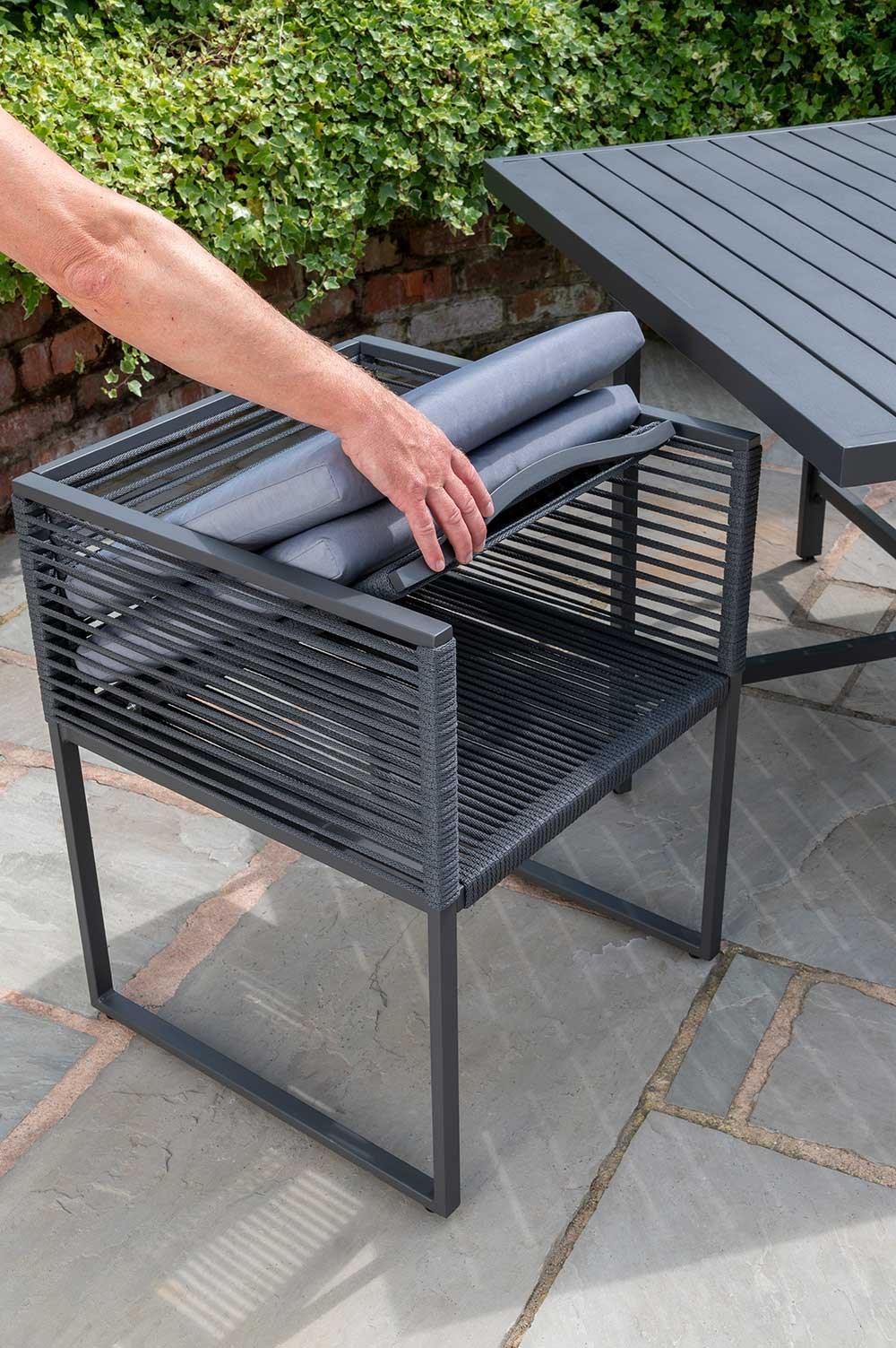 Sheringham Alu Rope Cube Dining Set