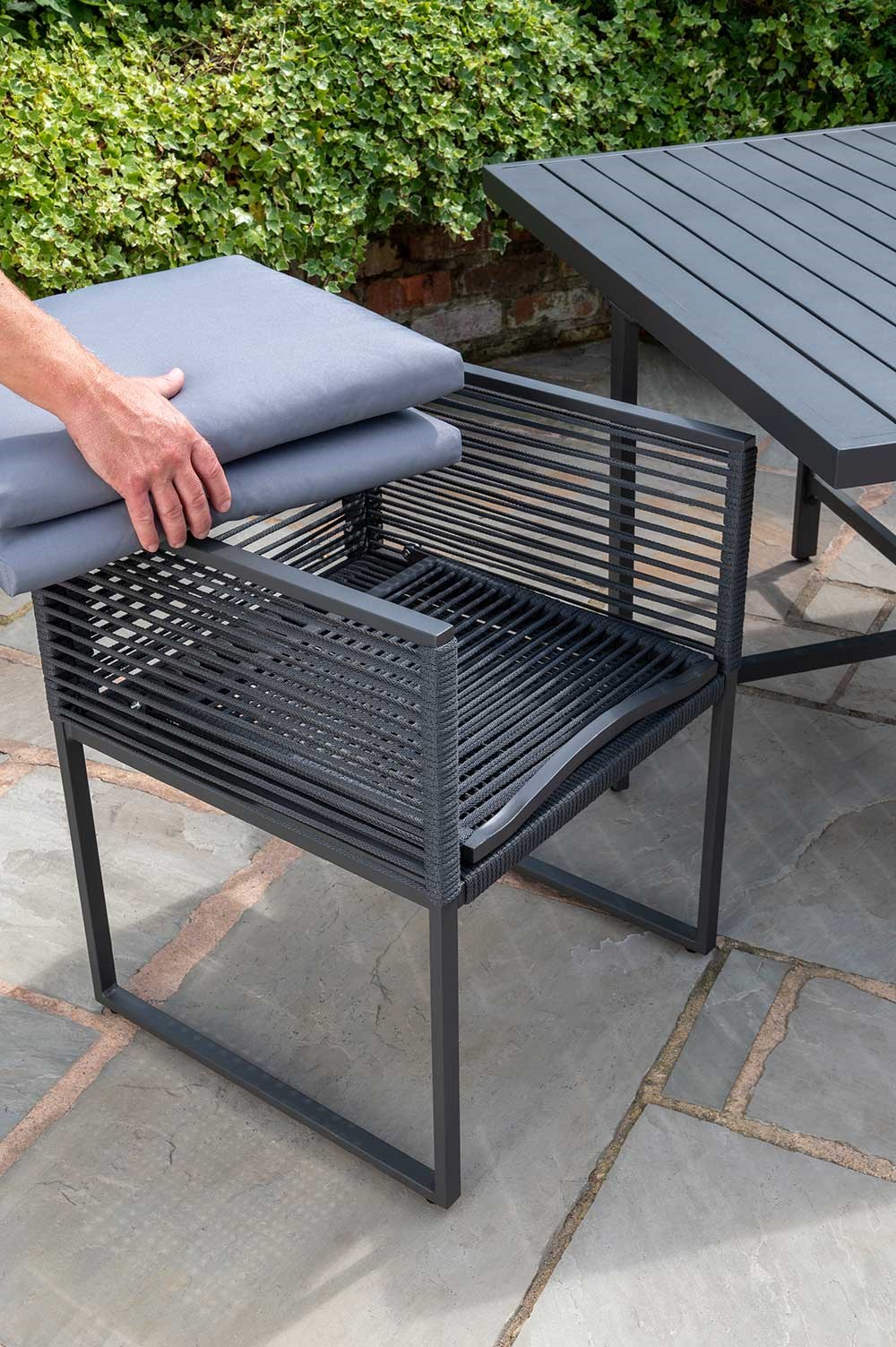 Sheringham Alu Rope Cube Dining Set