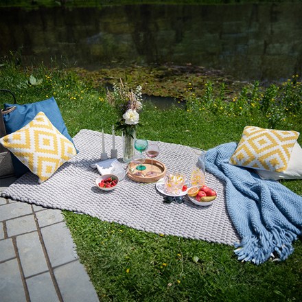 Yellow And White Outdoor Cushion With Filler 45 X 45cm
