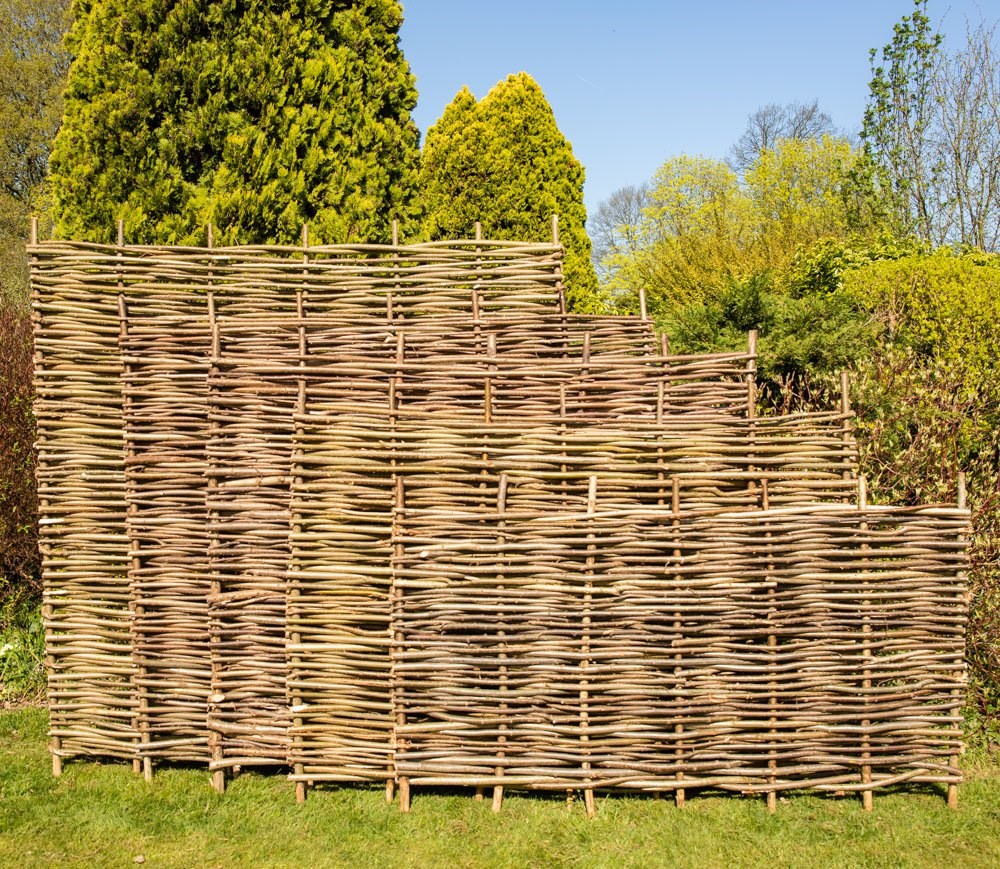 Hazel Hurdle Fence Panel 1.82m x 1.37m (6ft x 4ft 6in) - Handwoven by Papillon™️