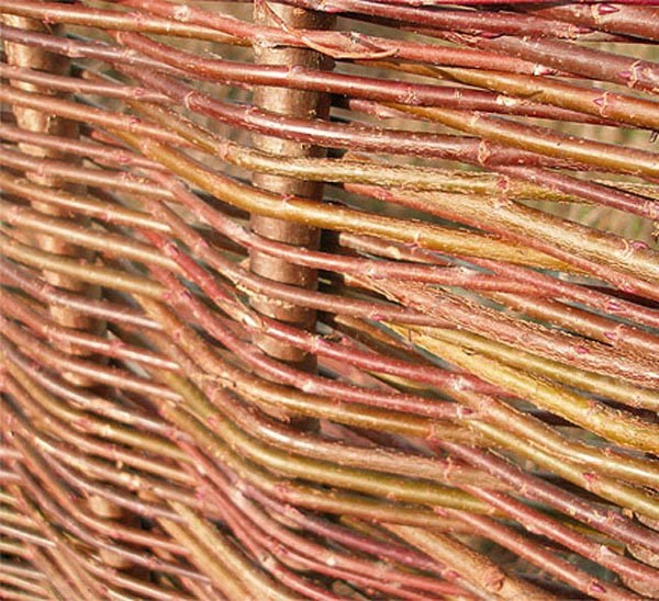 Willow Hurdle Fence Panel 1.82m x 1.37m (6ft x 4ft 6in) - Handwoven | Papillon™️