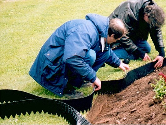 50m Easy Lawn Edging in Black - H14cm - by Smartedge