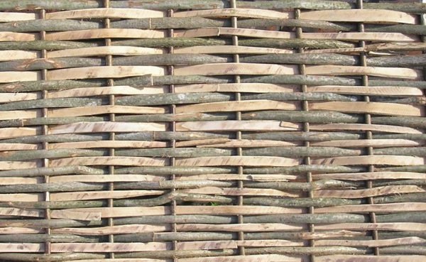 Split Hazel Hurdle Fence Panel 1.82m x 1.37m - Handwoven | Papillon™️