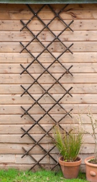 Black Bamboo Expandable Fencing Screening Trellis | Papillon™