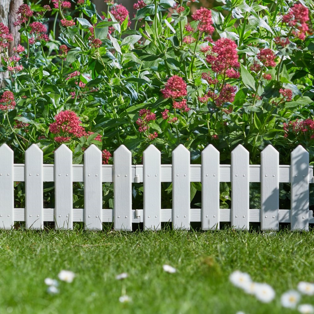 1.6m Picket Fence Lawn Edging in White by Smart Garden