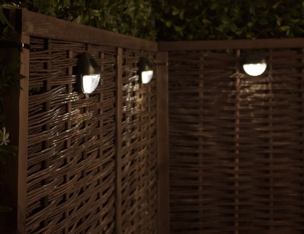 Pack of 6 Solar Fence and Wall Garden Lights by Solaray