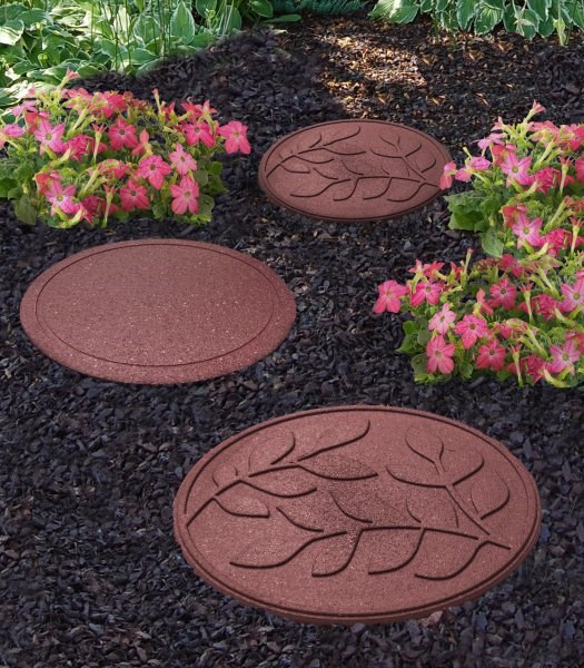 18\ (46cm) Reversible EcoTrend Stepping Stone Leaves in Terracotta