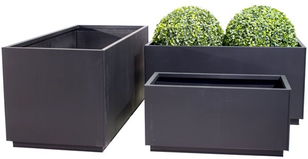 L80cm Zinc Galvanised Kick-Bottom Trough Planter in Black by Primrose™