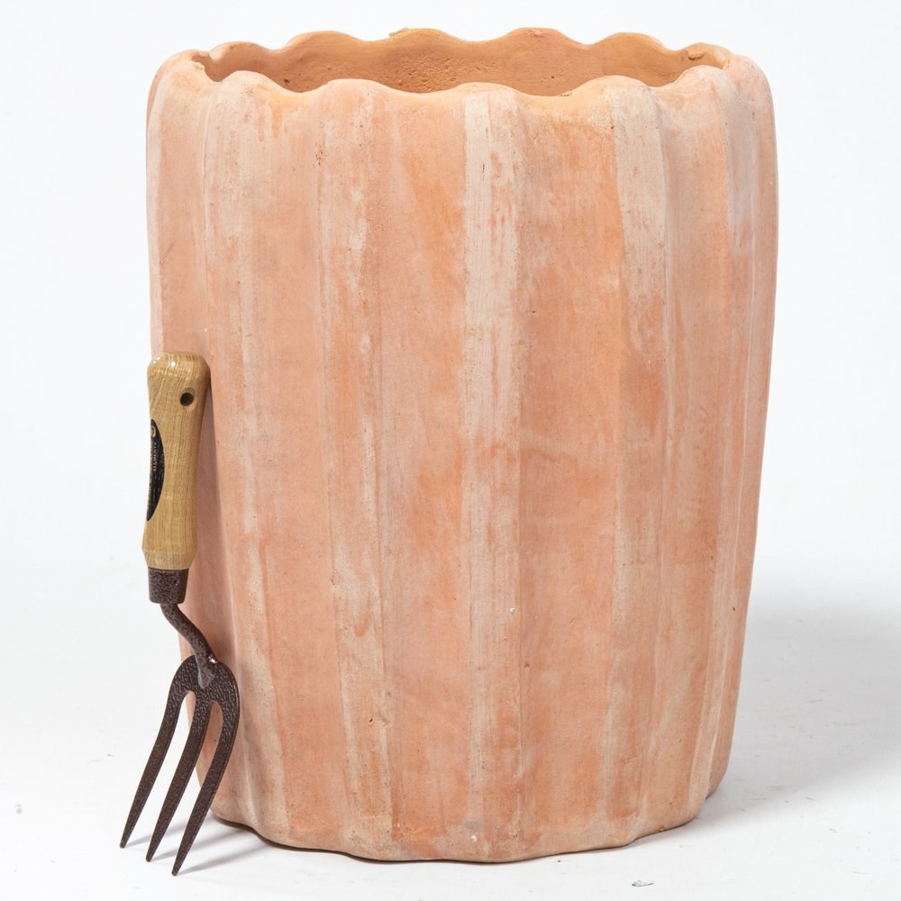 50cm Terracotta Scalloped Finish Tall Planter - Medium