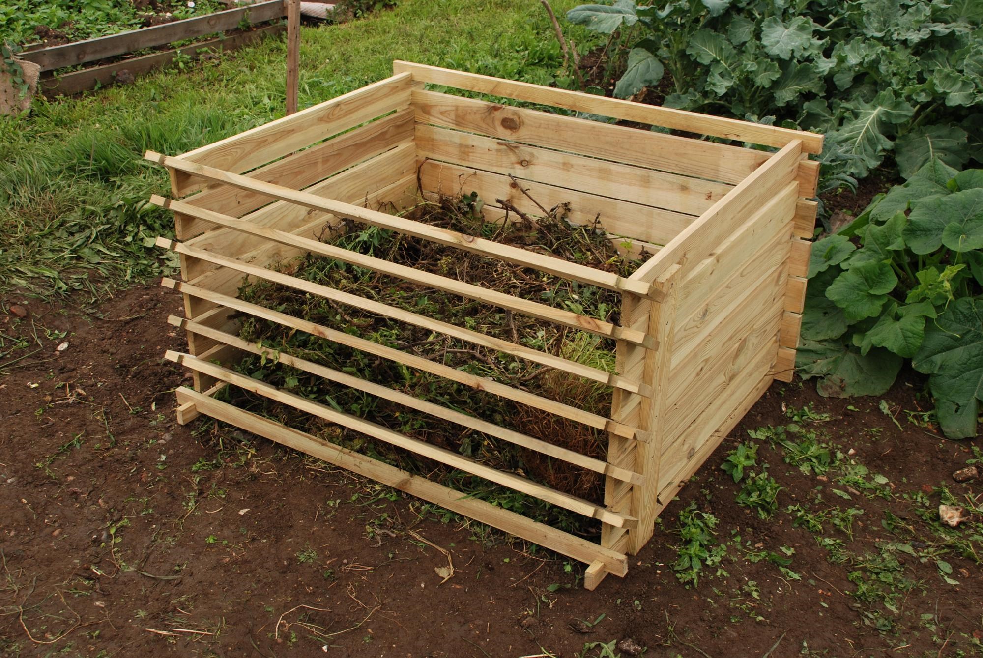 Easy-Load Wooden Compost Bin - Large - 718 Litres - by Lacewing™