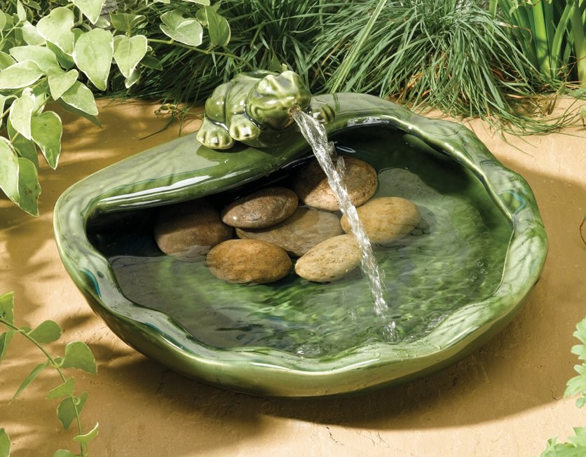 36cm Frog Solar Ceramic Water Feature