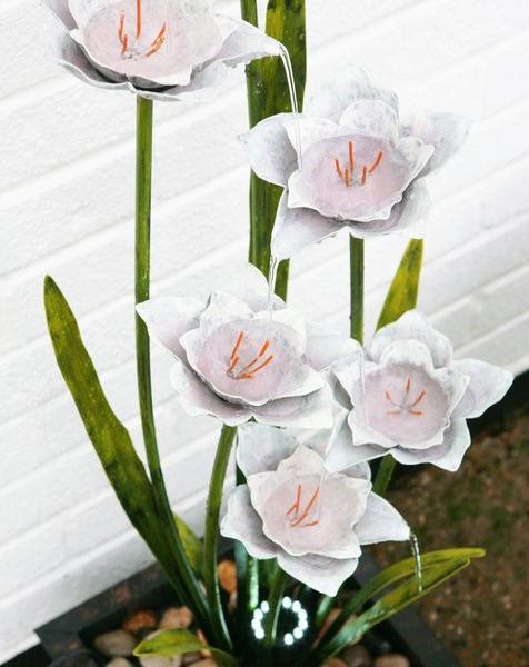 Narcissi Garden Flower Steel Water Feature w/ Lights | Indoor/Outdoor Use