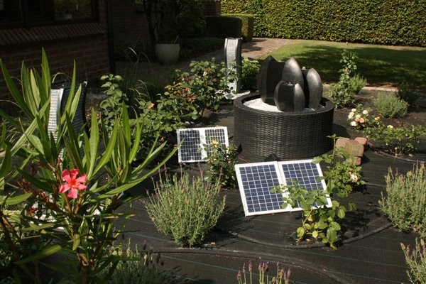 800LPH Solar Water Pump Kit with Lights by Solaray