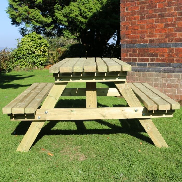 Delux Picnic Table 1800