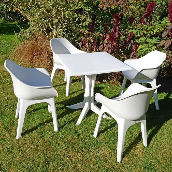 White Ponente Dining Table With 4 Ghibli Chairs