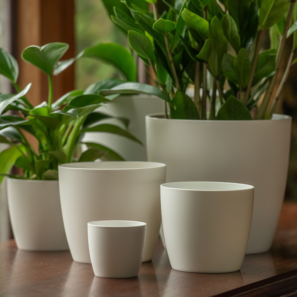 White Recycled Plastic Round Pot Cover