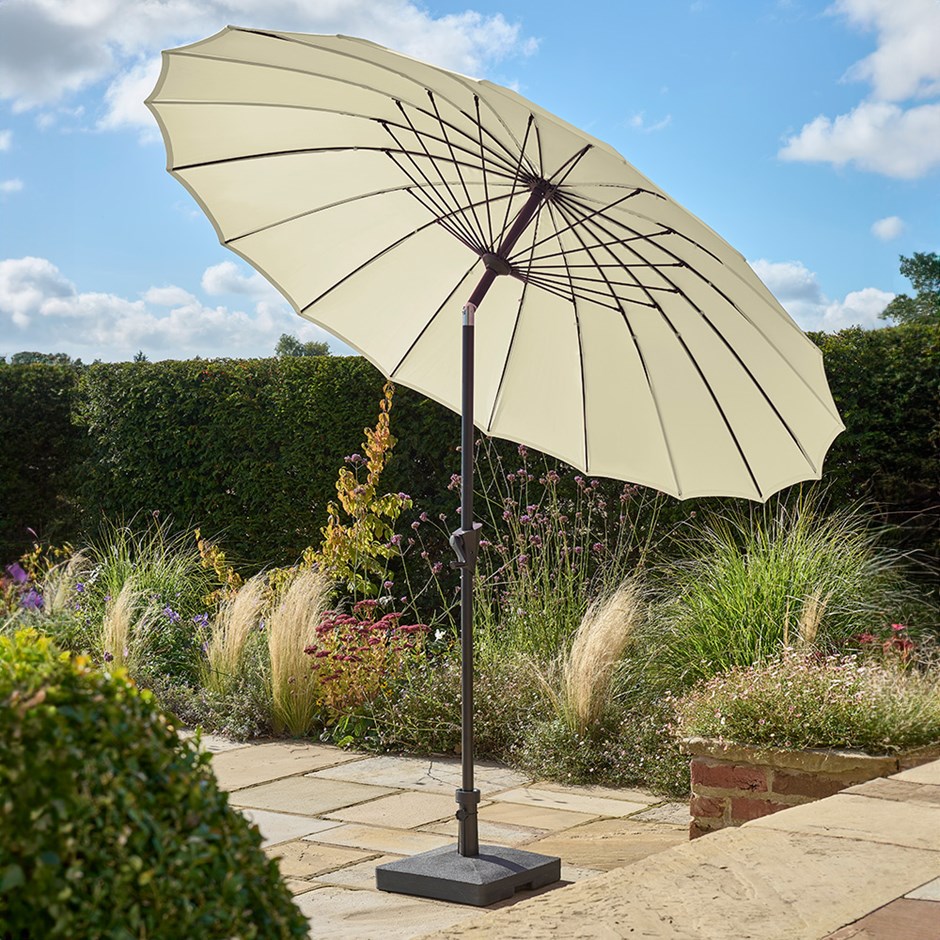Royce Geisha 2.7m Round Crank & Tilt Parasol With Cover