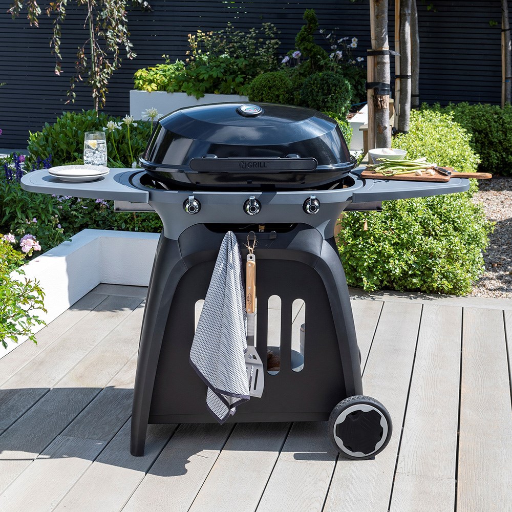 N-Grill Barbecue Bundle | 3 Burner Gas Barbecue | Black