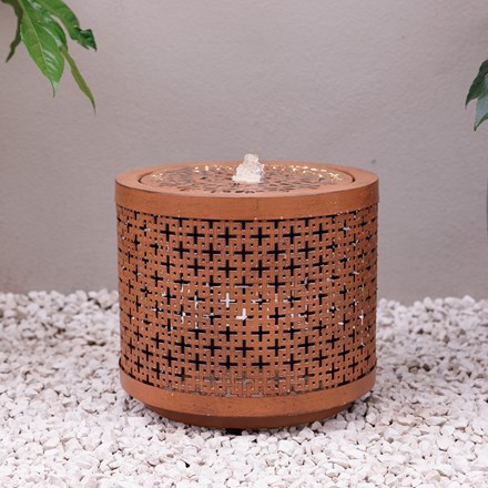 Metal fountain with LED light with mains pump