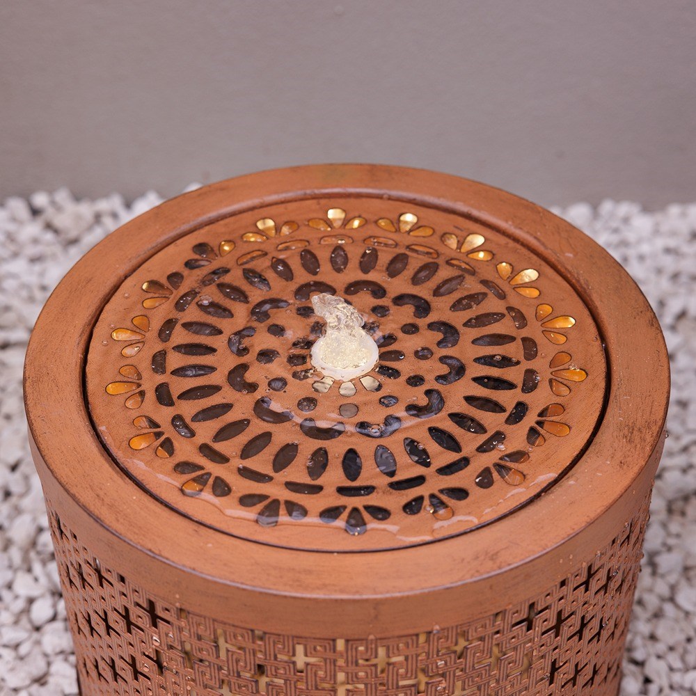 Metal fountain with LED light with mains pump