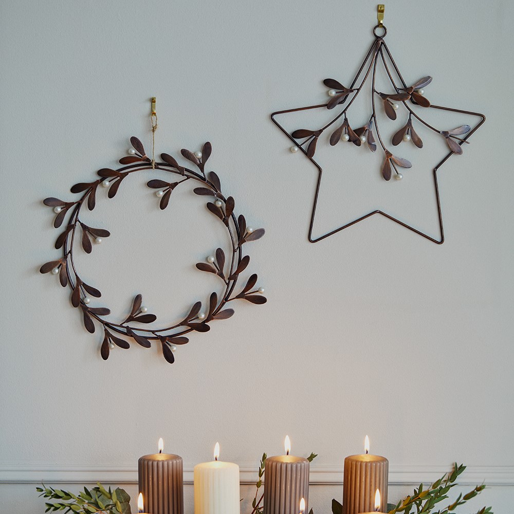 Mistletoe Round Christmas Wreath | Metal | Antique Gold | 30cm