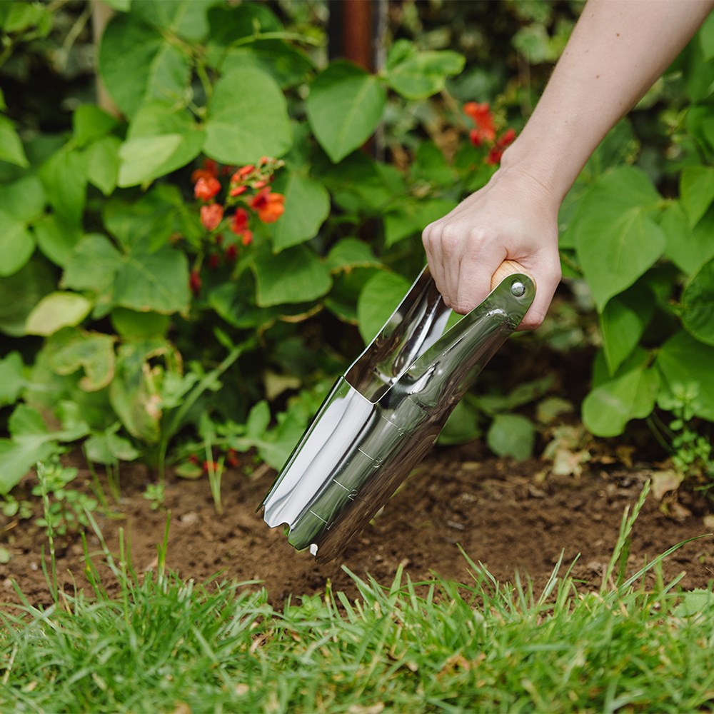 Kent & Stowe Hand Bulb Planter 4
