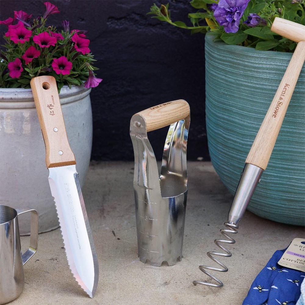 Kent & Stowe Hand Bulb Planter 4