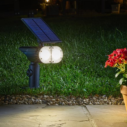 Ultima 1000 Lumen Solar LED PIR Motion Sensor Spotlight by Smart Garden