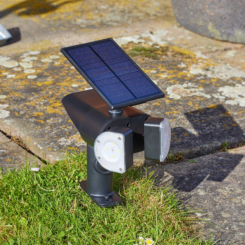 Ultima 1000 Lumen Solar LED PIR Motion Sensor Spotlight by Smart Garden 