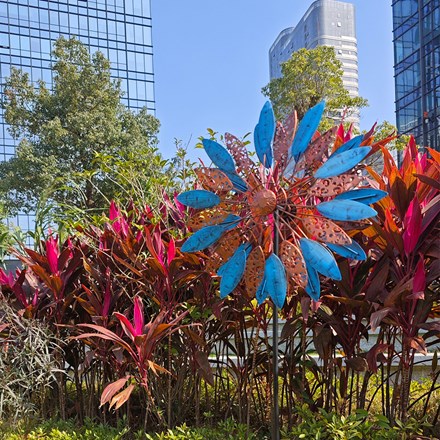 Flutter Wind Spinner - Bronze / Blue