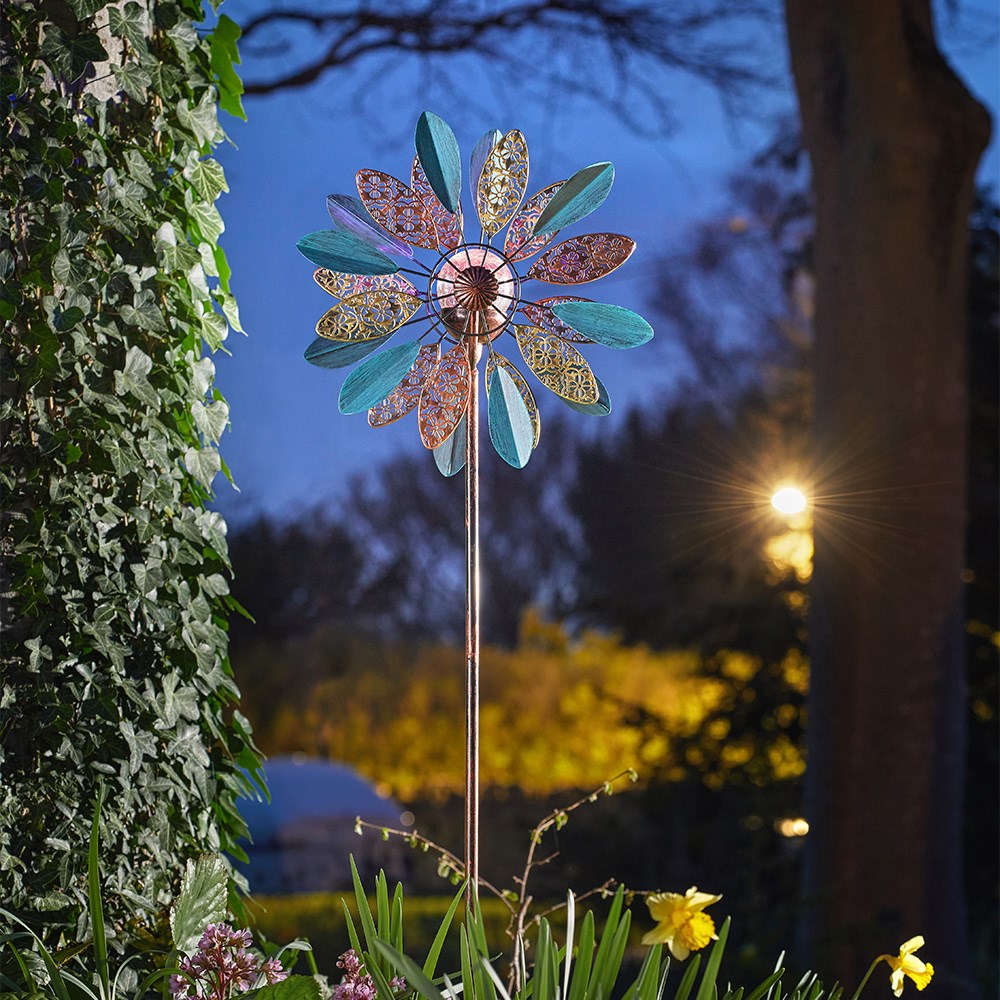 Mistral Solar Wind Spinner