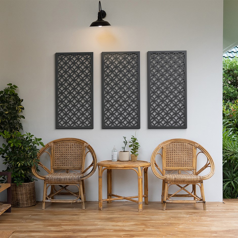Geometric Circles Steel Decorative Garden Screen