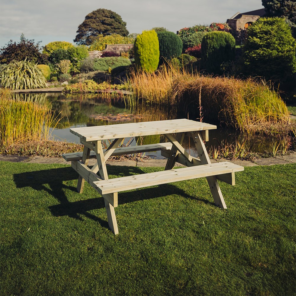 Traditional Six Seater Picnic Table