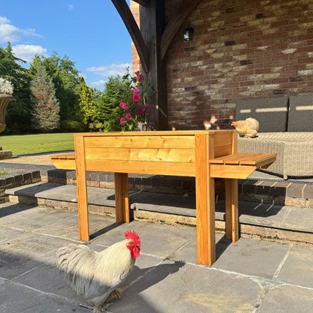 Dim Larch Wooden Planter