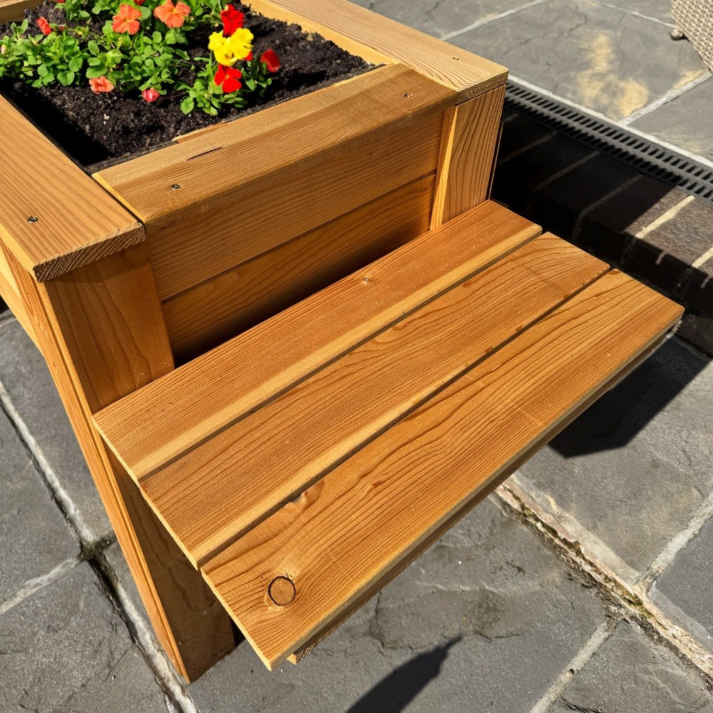 Dim Larch Wooden Planter With Side Shelves