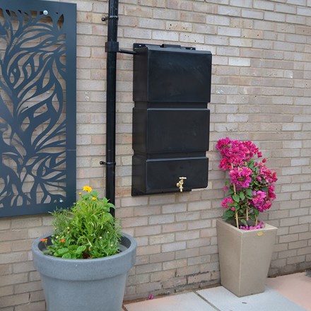 100 litre Wall Mounted Water Butt Black
