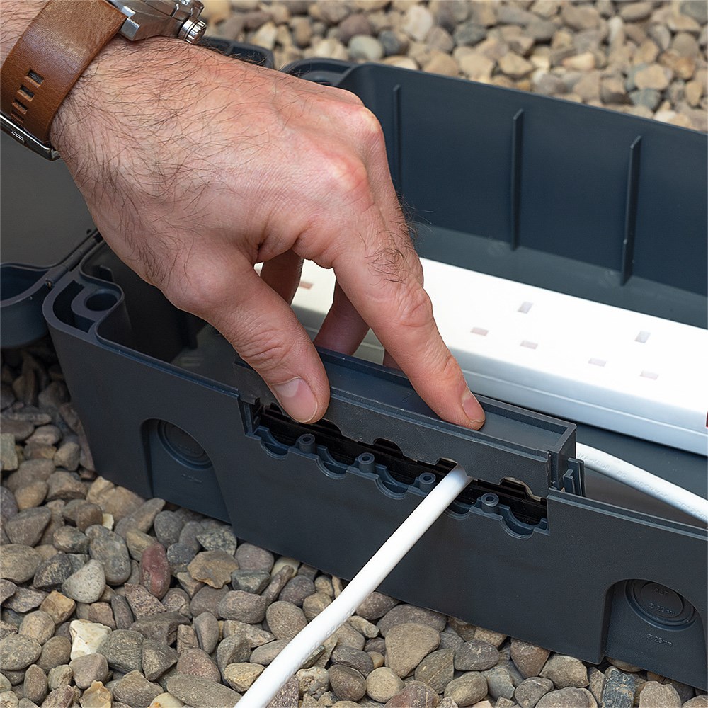 Outdoor IP54 Rated Electrical Dry Box with Extension Lead