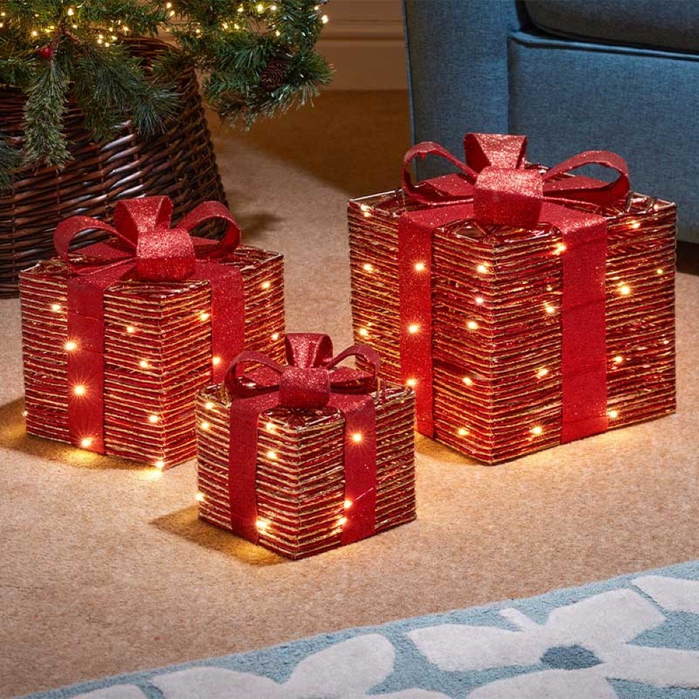 Red & Gold Braid Christmas Wreath, Reindeer & Boxes