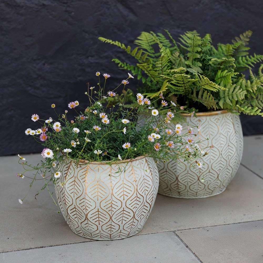 Metal Leaf Design Round Planters