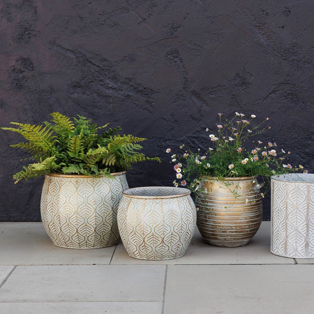 Metal Leaf Design Round Planters