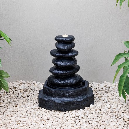 Smooth piled pebbles polyresin outdoor fountain with LED light