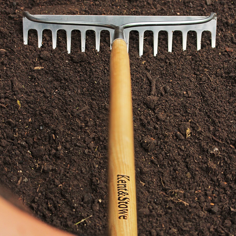 Kent & Stowe Long Handled Soil Rake